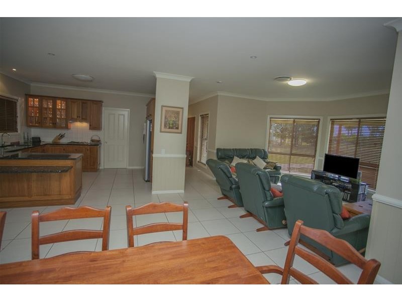 68 Ainsworth Street, Chinchilla QLD 4413