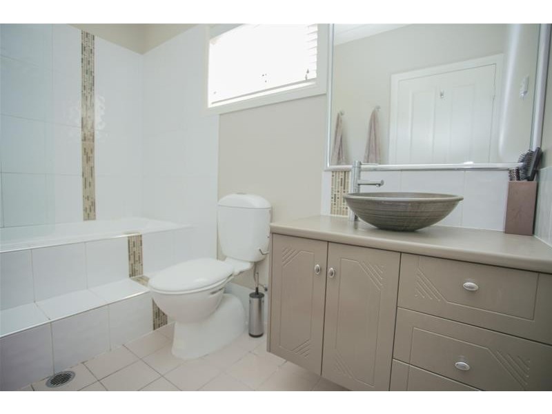 68 Ainsworth Street, Chinchilla QLD 4413