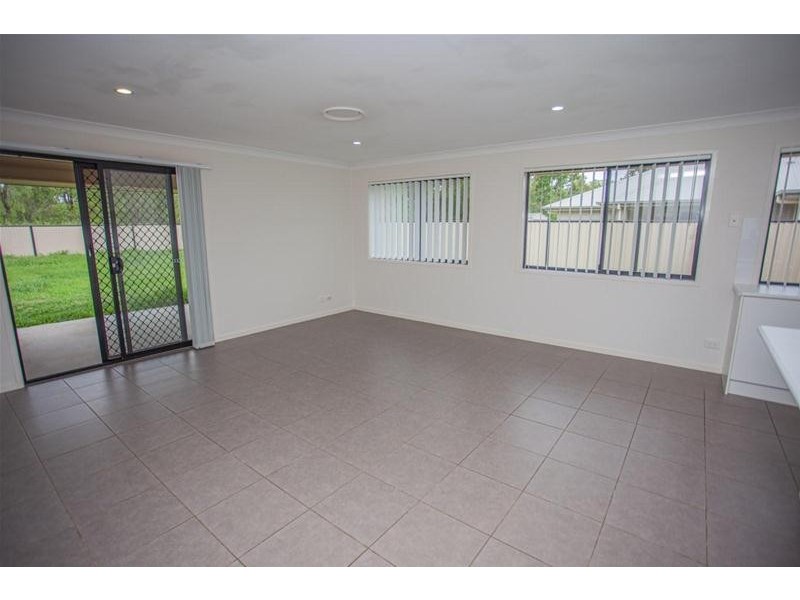 8 Cameron Street, Chinchilla QLD 4413