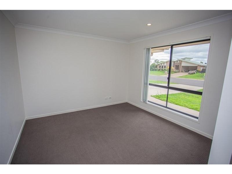 8 Cameron Street, Chinchilla QLD 4413