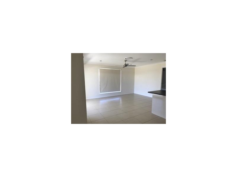 1/11 Bridgeman Parade, Chinchilla QLD 4413