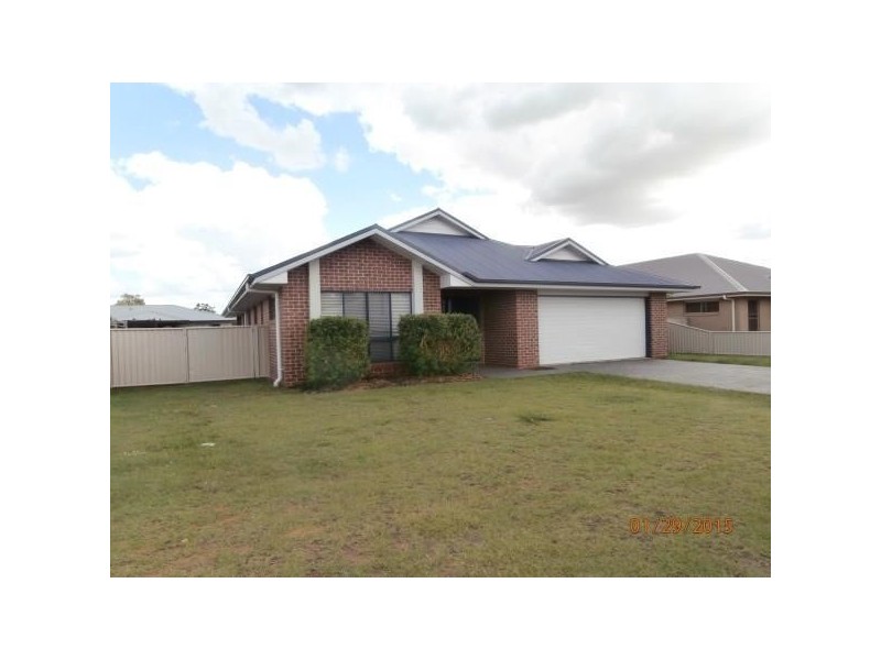 27 Sommerfeld Crescent, Chinchilla QLD 4413