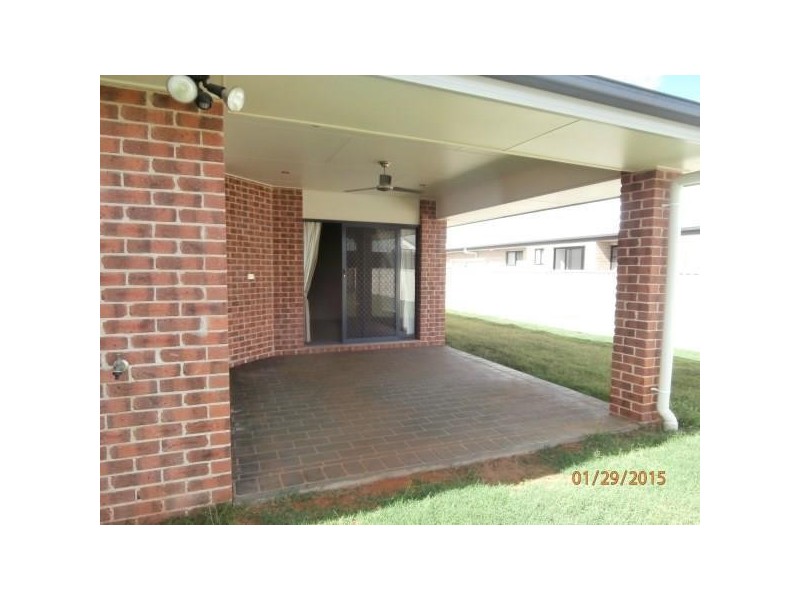 27 Sommerfeld Crescent, Chinchilla QLD 4413