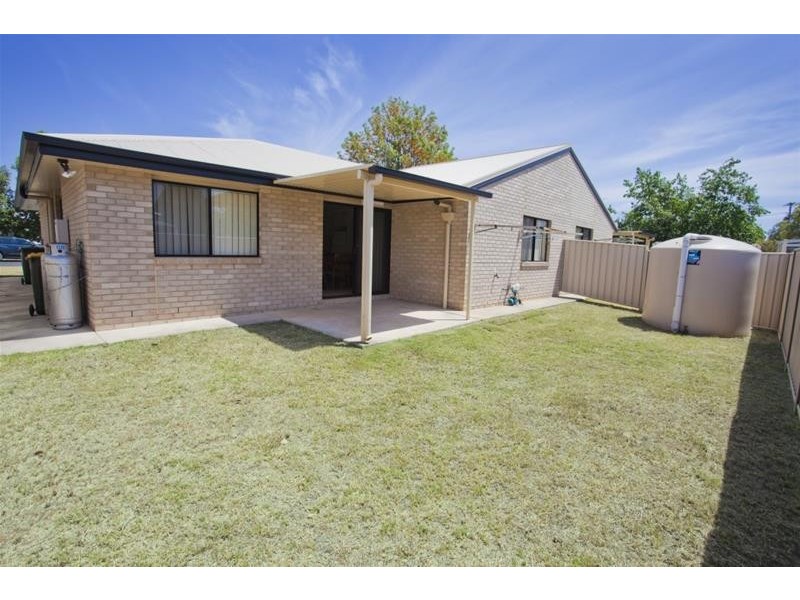 2/27 Mann Street, Chinchilla QLD 4413