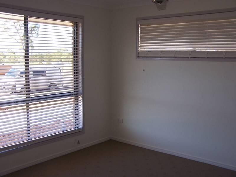 2/9 Luscombe Street, Chinchilla QLD 4413