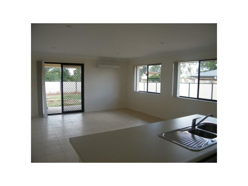 3 Campbell Street, Chinchilla QLD 4413