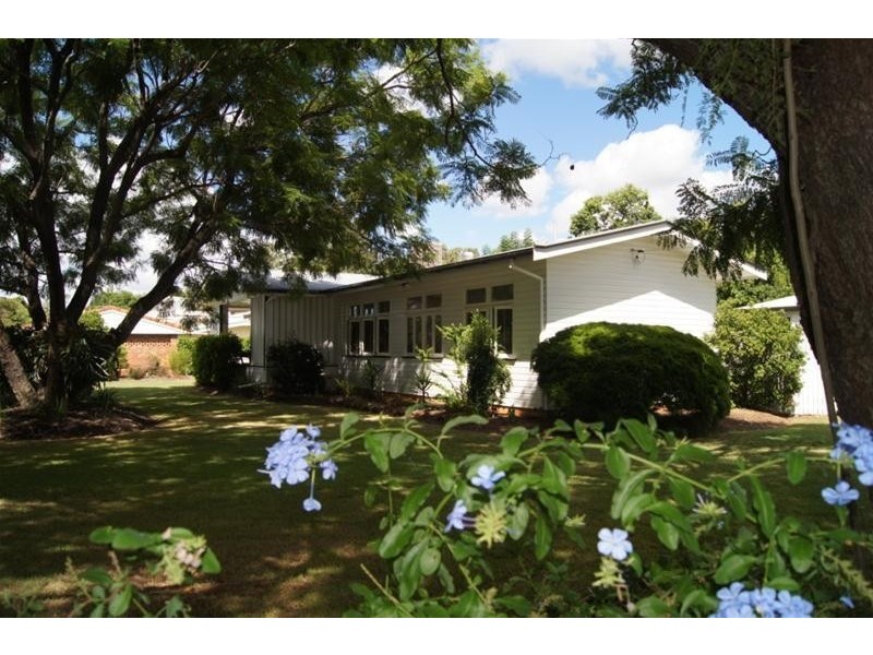 2 Wheeler Street, Chinchilla QLD 4413