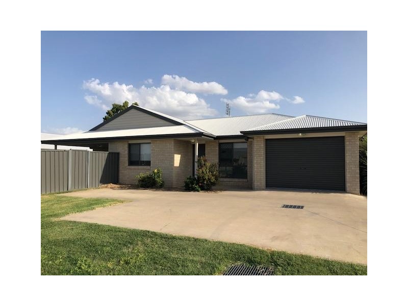 1/4 Dudley Street, Chinchilla QLD 4413