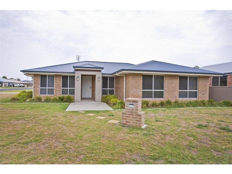 2 Sommerfeld Crescent, Chinchilla QLD 4413