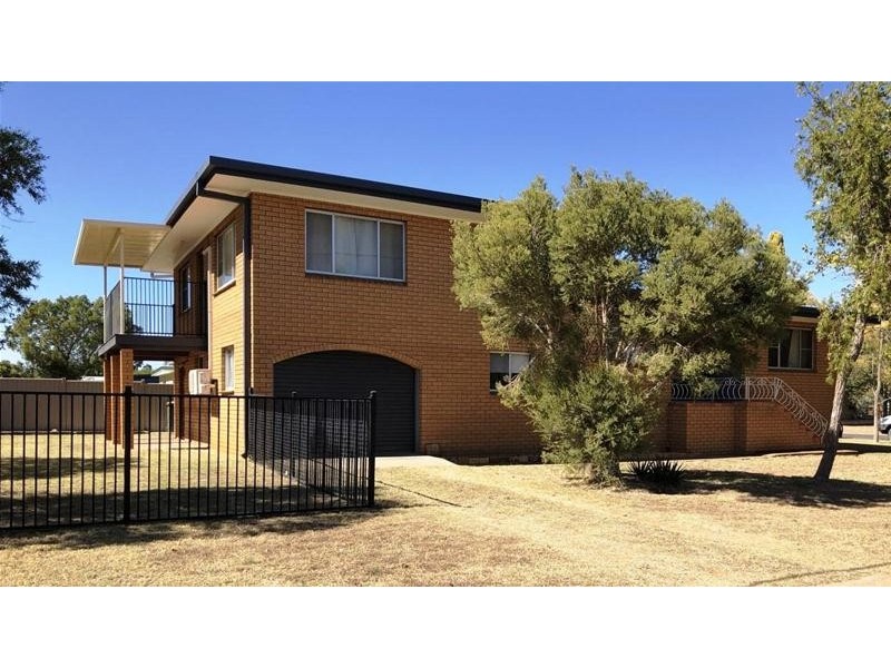 33 Claydon Street, Chinchilla QLD 4413