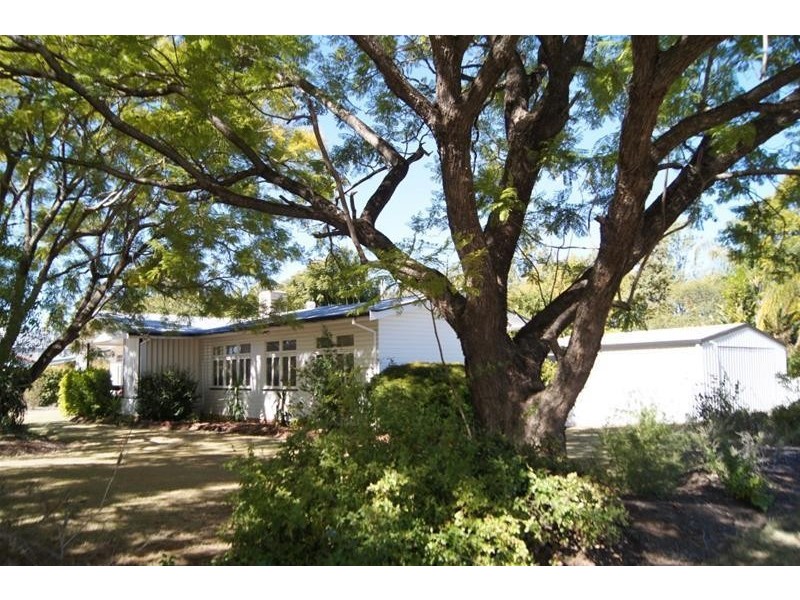 2 Wheeler Street, Chinchilla QLD 4413