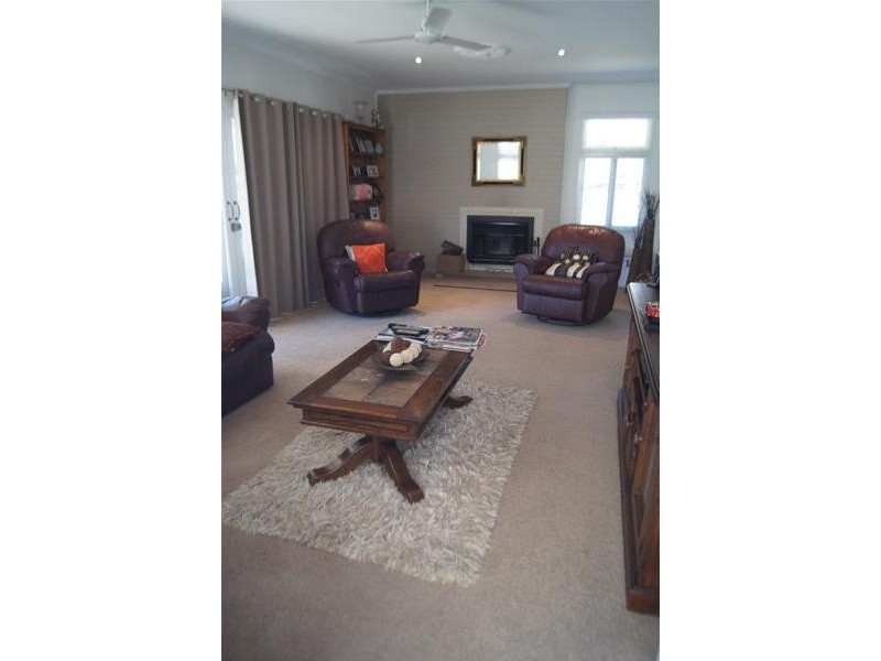 2 Wheeler Street, Chinchilla QLD 4413