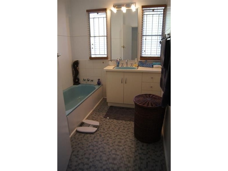 2 Wheeler Street, Chinchilla QLD 4413