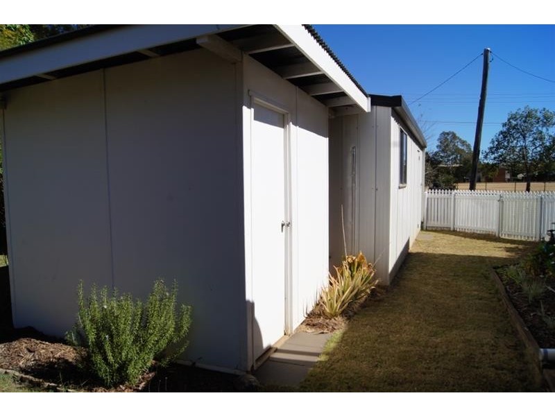 2 Wheeler Street, Chinchilla QLD 4413