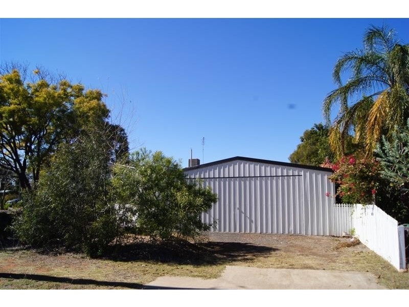 2 Wheeler Street, Chinchilla QLD 4413