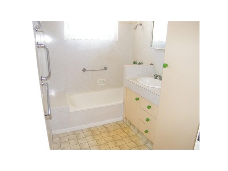 4 Claydon Street, Chinchilla QLD 4413