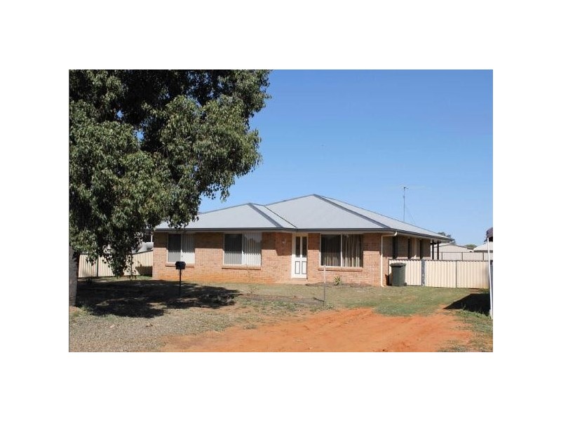 52 Windmill Road, Chinchilla QLD 4413