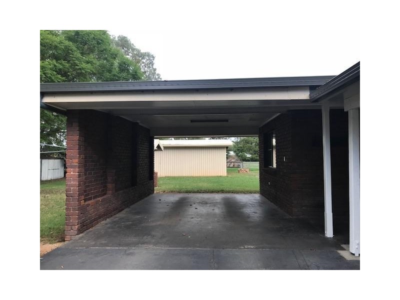 72 Oak Street, Chinchilla QLD 4413