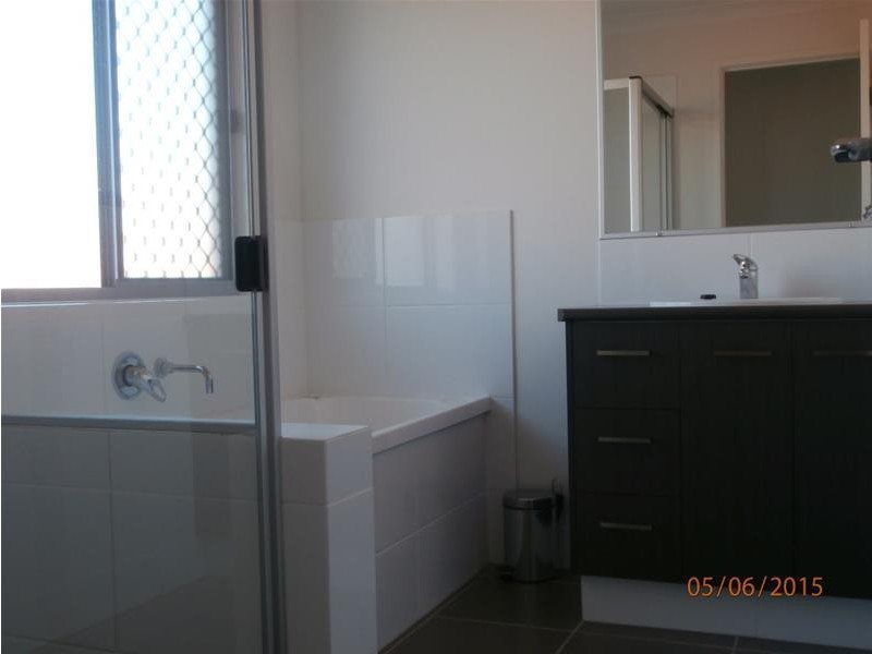 1 Bridgeman Parade, Chinchilla QLD 4413