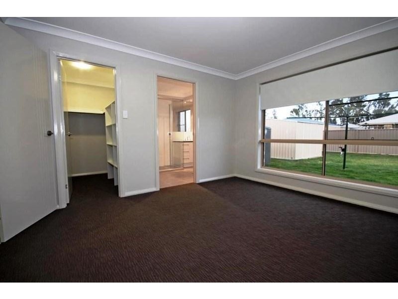 10 Sommerfeld Crescent, Chinchilla QLD 4413