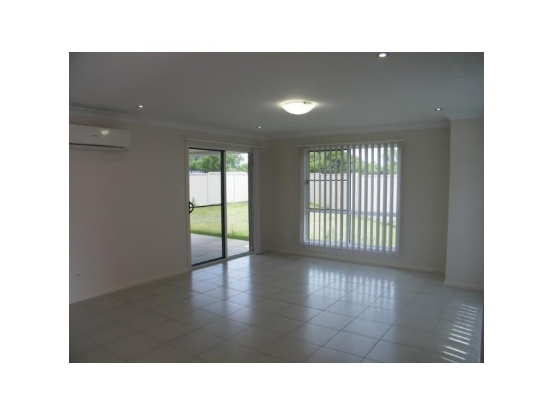 2/10 Lewis Street, Chinchilla QLD 4413