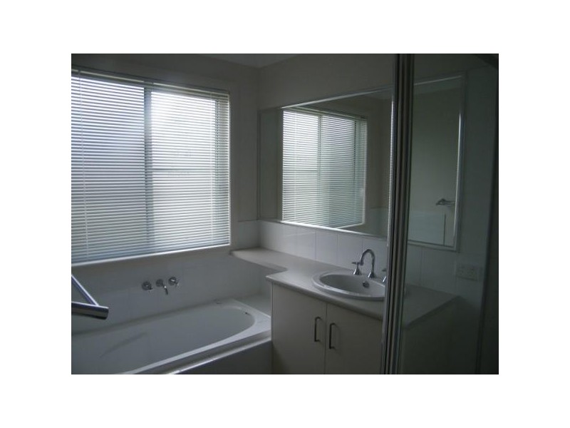 2/10 Lewis Street, Chinchilla QLD 4413