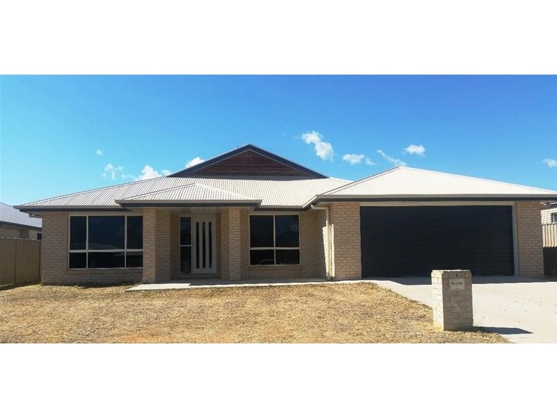 30 Bishop Drive, Miles QLD 4415