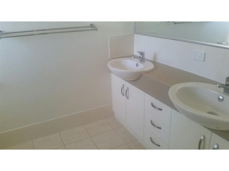 30 Bishop Drive, Miles QLD 4415