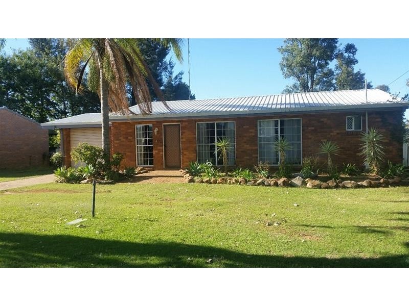 25 Zeller Street, Chinchilla QLD 4413