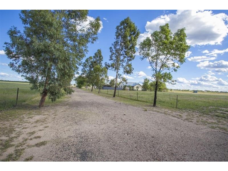 15 Aerodrome Road, Chinchilla QLD 4413