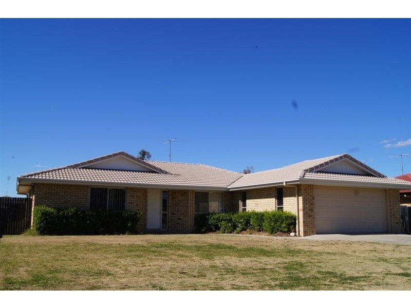 8 Back Avenue, Chinchilla QLD 4413