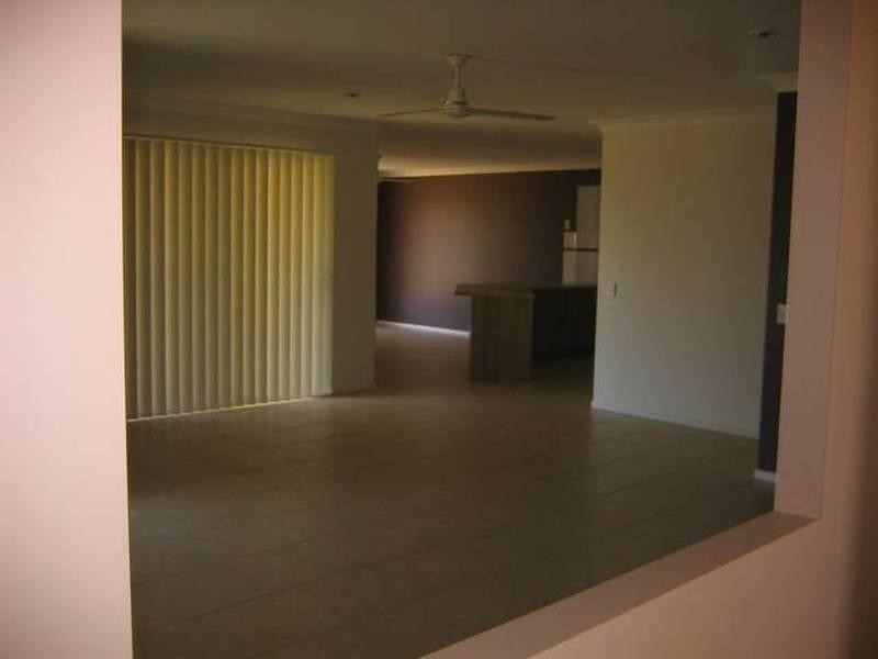 8 Back Avenue, Chinchilla QLD 4413