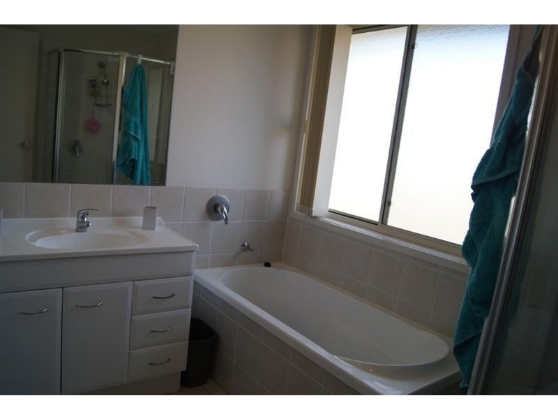 8 Back Avenue, Chinchilla QLD 4413