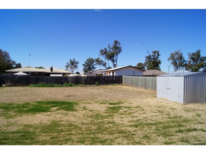 8 Back Avenue, Chinchilla QLD 4413