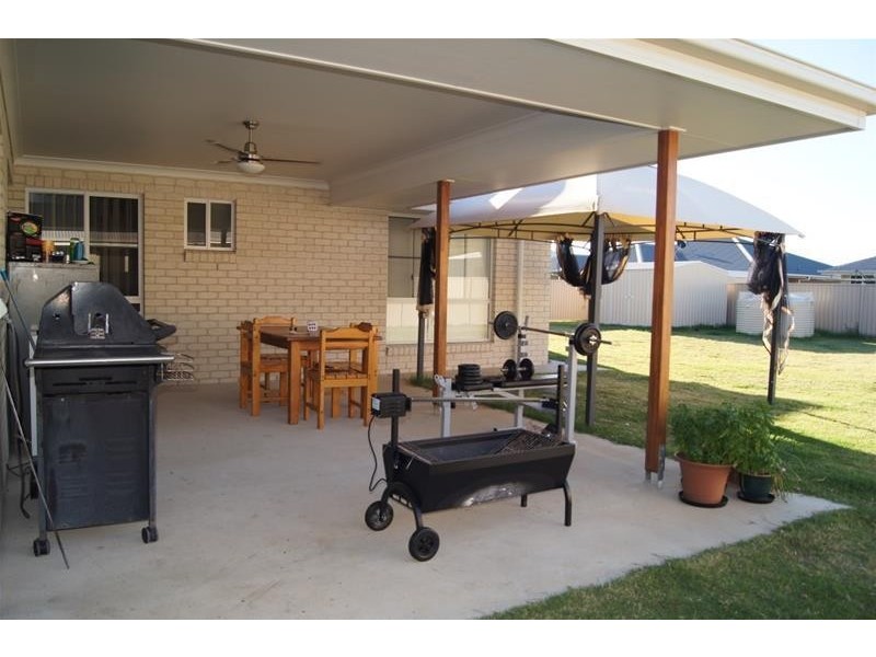 7 Hookswood Road, Miles QLD 4415