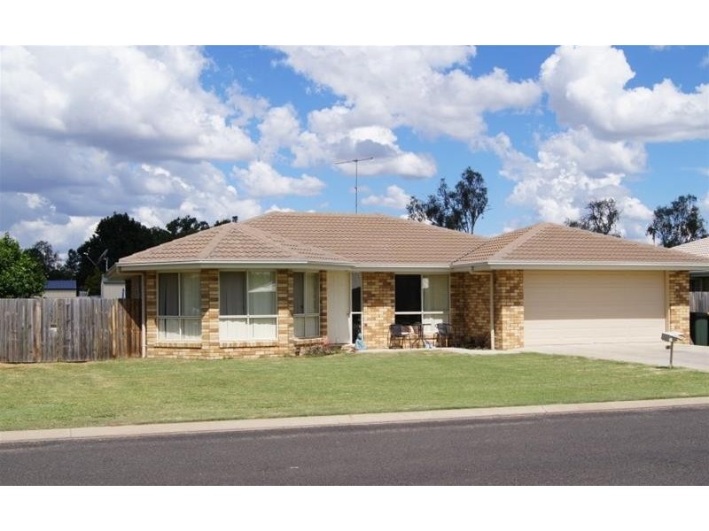 6 Back Avenue, Chinchilla QLD 4413