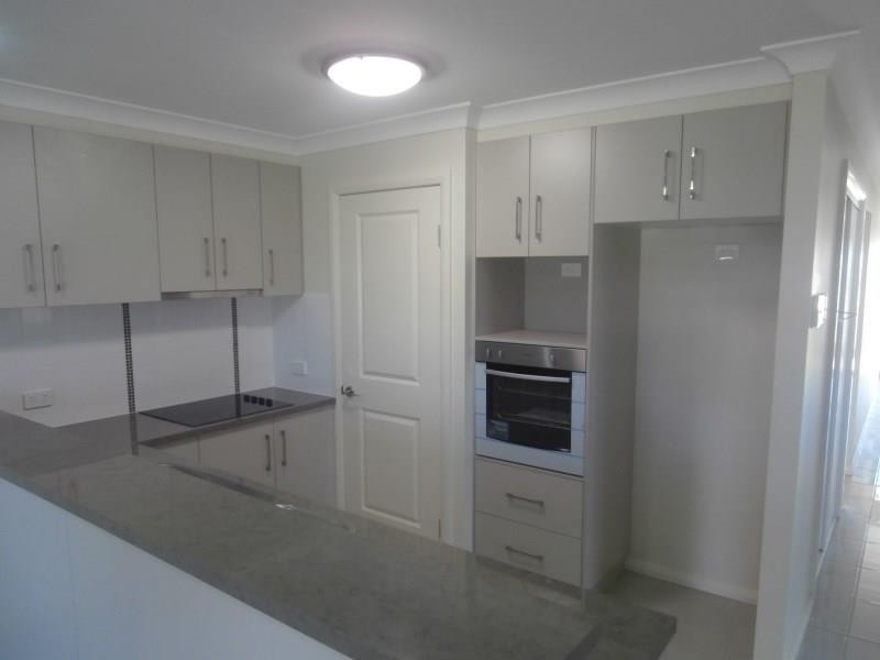 2/33 Skewis Street, Chinchilla QLD 4413