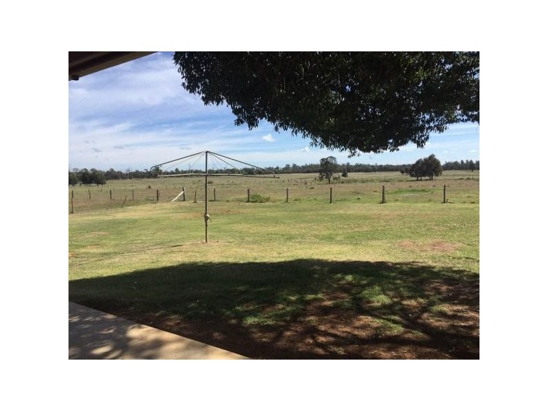 852  Red Hill Road, Chinchilla QLD 4413