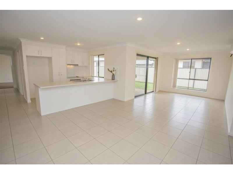 50 Windmill Road, Chinchilla QLD 4413