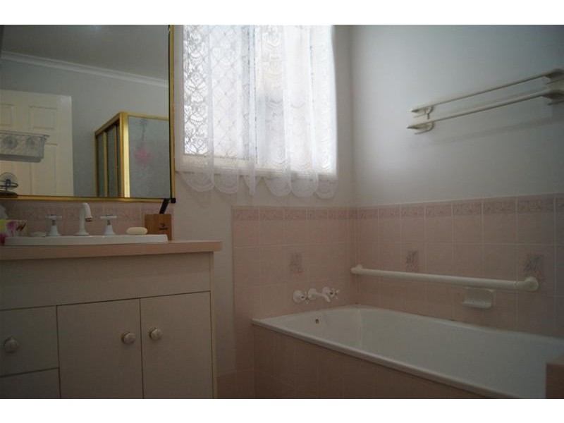 2/23 Birkett Street, Chinchilla QLD 4413