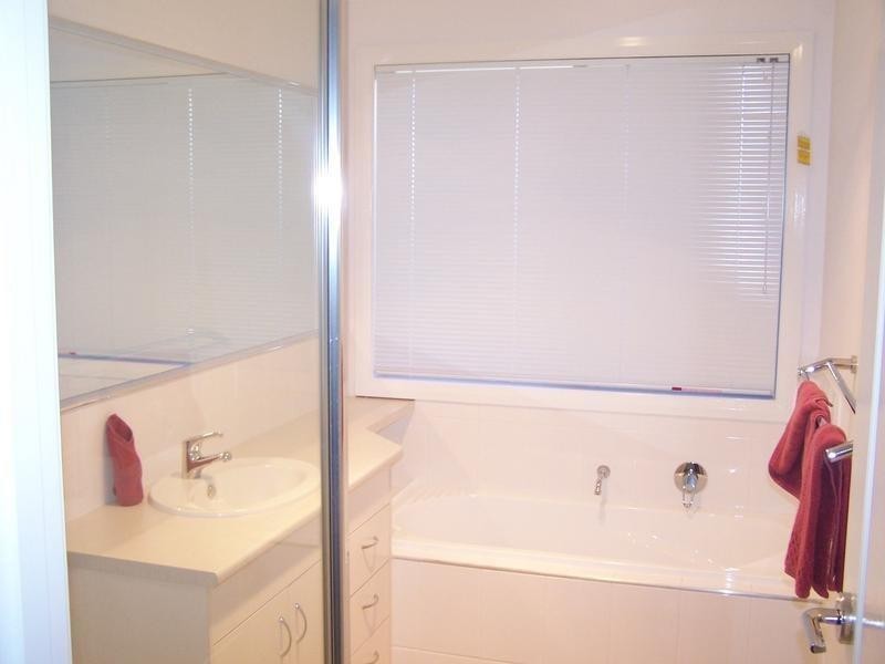 1/32 Bishop Drive, Miles QLD 4415