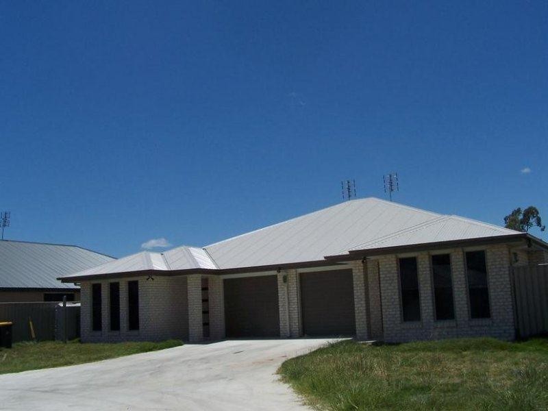 2/32 Bishop Drive, Miles QLD 4415