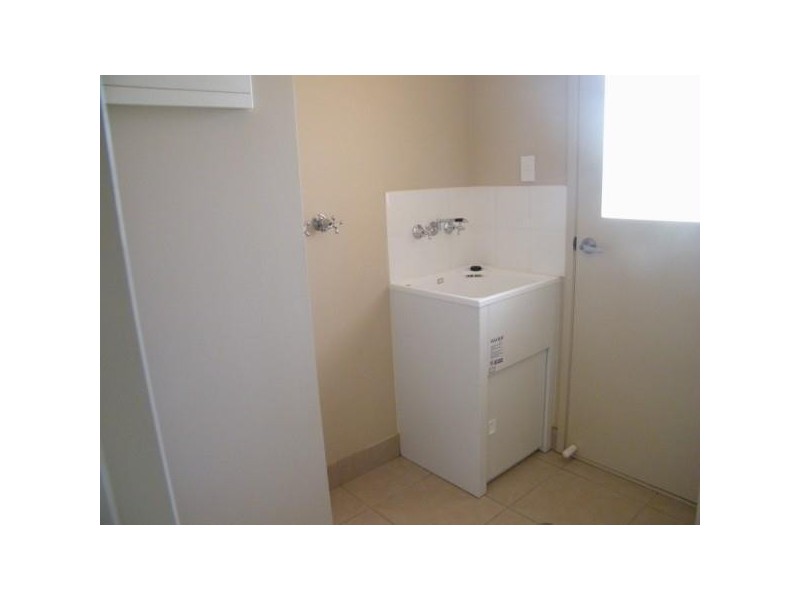 2/48 Windmill Road, Chinchilla QLD 4413