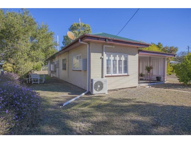 18 Barber Street, Chinchilla QLD 4413