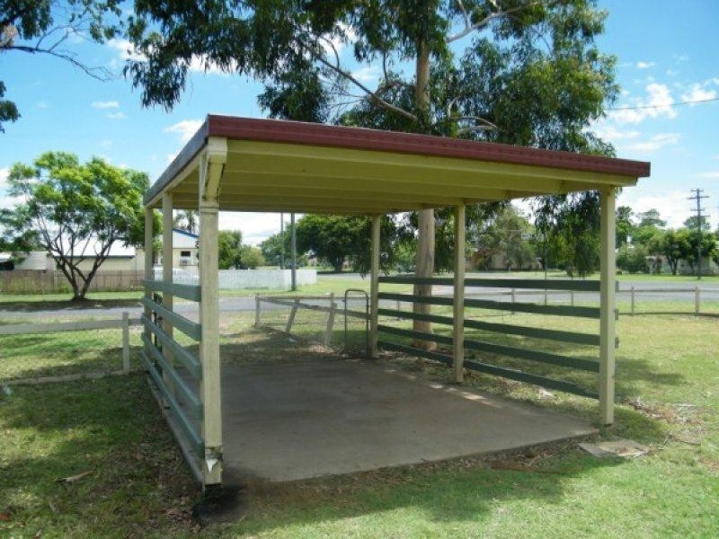 40 Windmill Road, Chinchilla QLD 4413