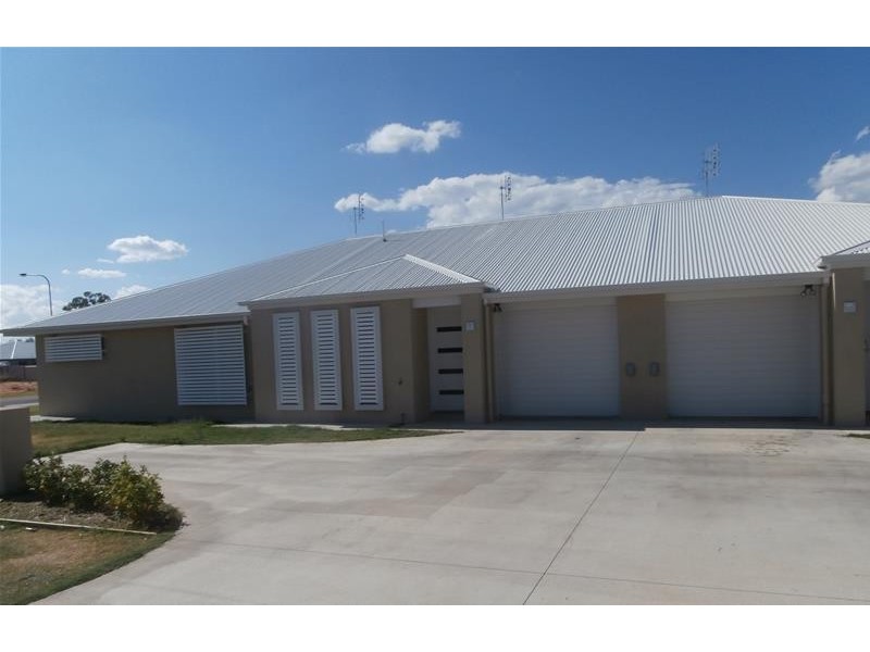 2/16 Skewis Street, Chinchilla QLD 4413