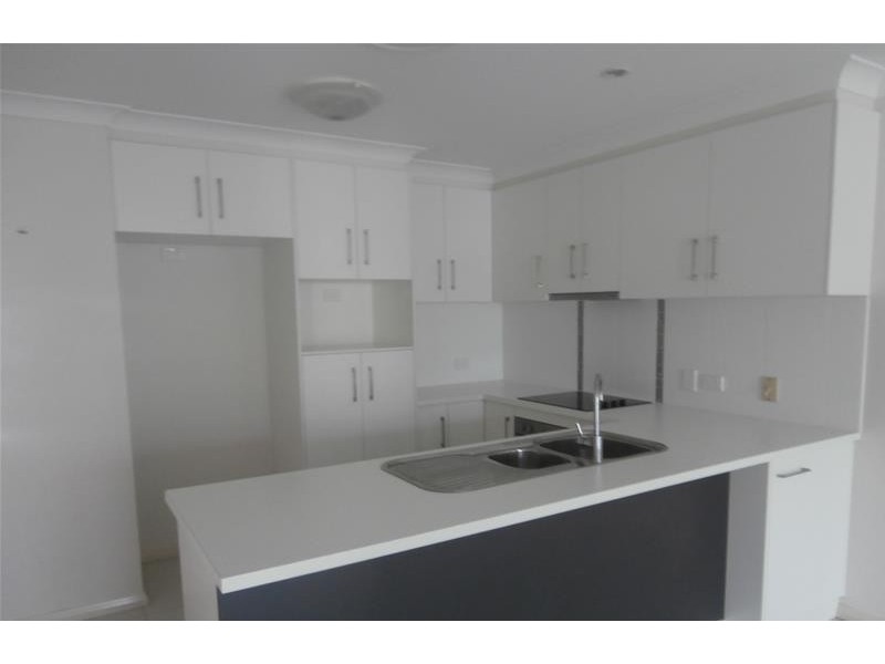 2/16 Skewis Street, Chinchilla QLD 4413