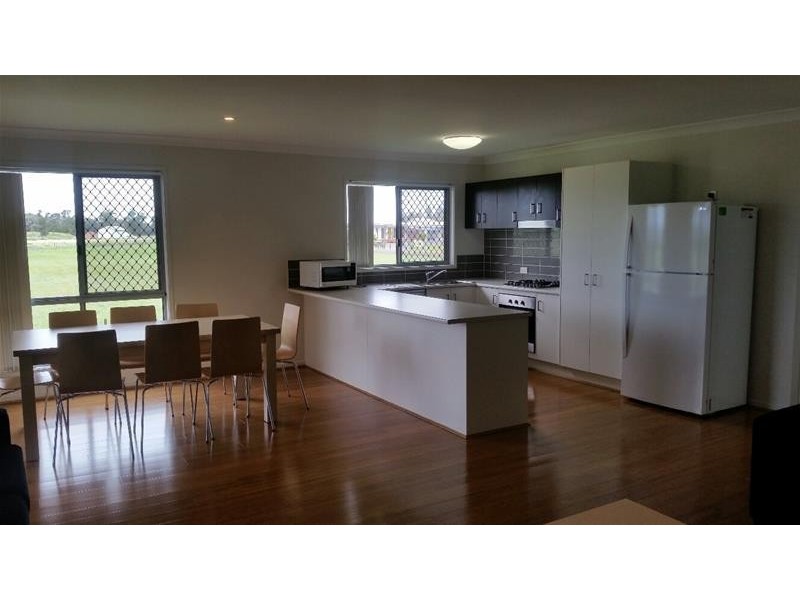 11 Tomlinson Crt, Chinchilla QLD 4413