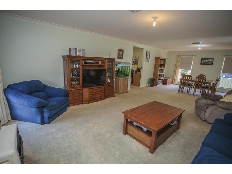 2 Blanchard Street, Chinchilla QLD 4413