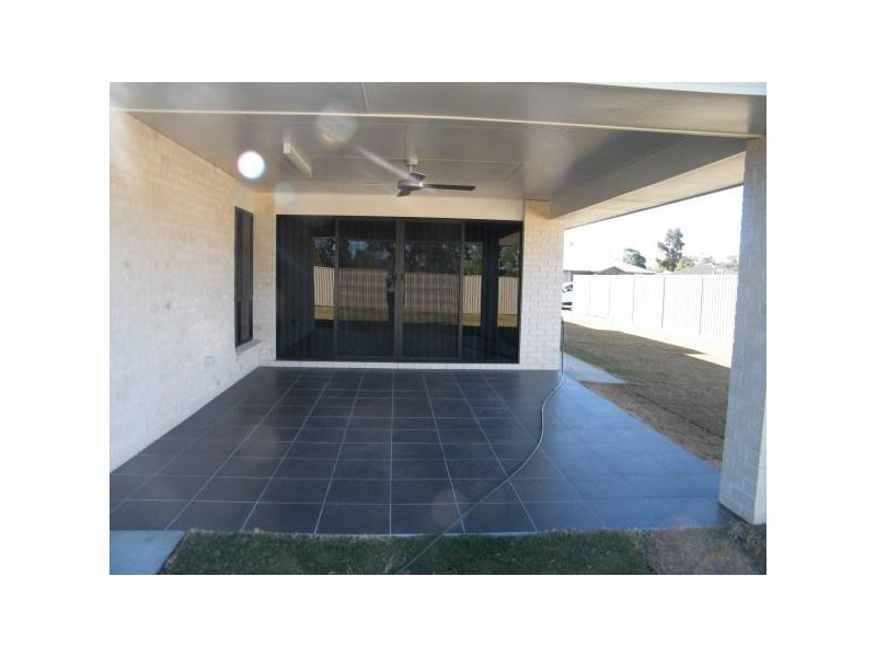 45 Skewis Street, Chinchilla QLD 4413